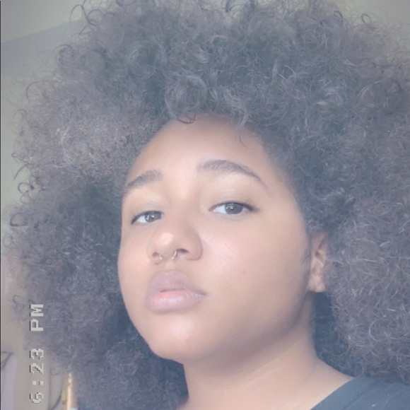 Meet your Posher, Krystal - Picture 1 of 1